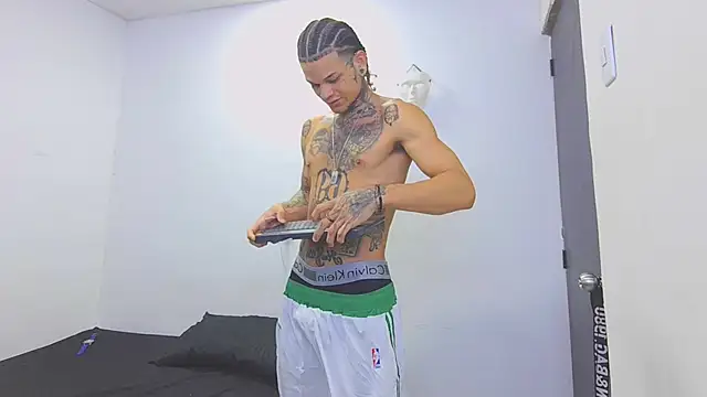 hot man05 online show from 02.26.26