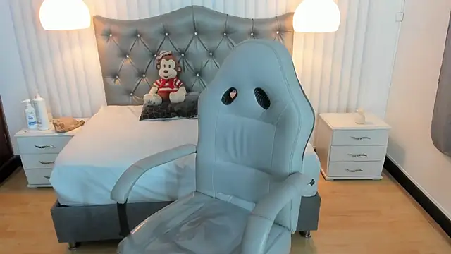 mia vanucci1 online show from 03.04.25