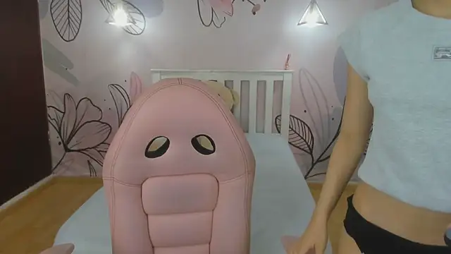 mia vanucci1 online show from 03.18.25