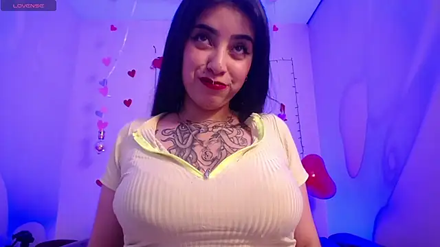 Adri Gomez  online show from 02.24.25