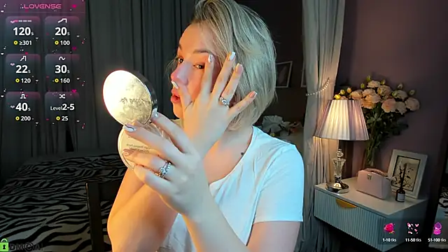 Nikki Kai online show from 10.13.25