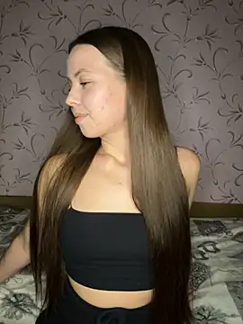 Snapshot of Arielle_Swan chatting on 10.28.25 Arielle Swan online show from 10.28.25