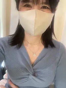 Snapshot of MURA-saki chatting on 02.18.25 MURA-saki online show from 02.18.25