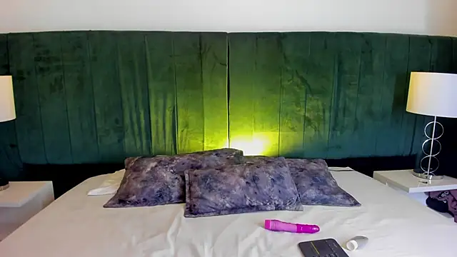 ValeriaVixen online show from 02.05.25