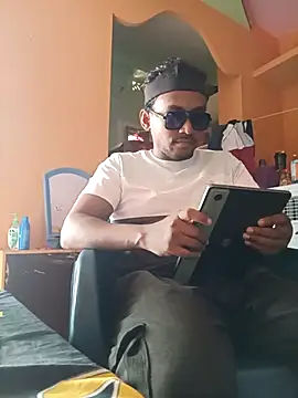 Snapshot of bigcock_thick chatting on 10.10.25 bigcock thick online show from 10.10.25