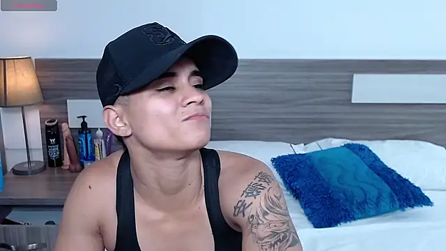 Liiamthompson online show from 12.17.25