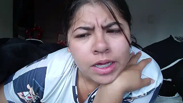 Snapshot of viccky_vick chatting on 01.08.26 viccky vick online show from 01.08.26