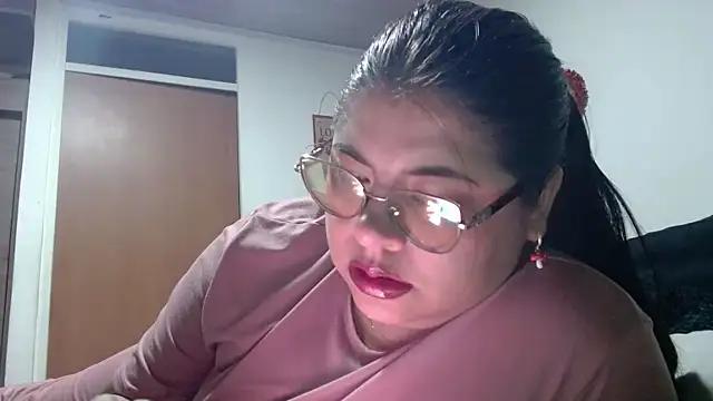 Snapshot of viccky_vick chatting on 03.04.26 viccky vick online show from 03.04.26