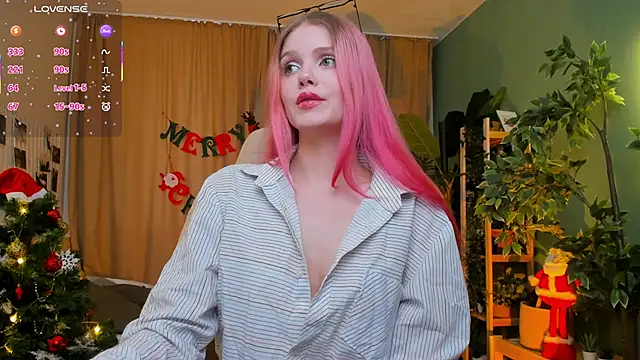 Gretchen Mol online show from 12.20.25