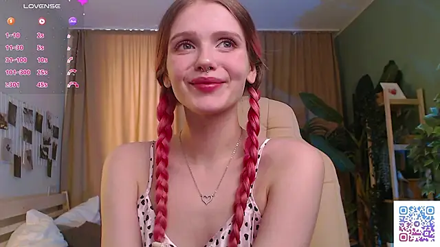 Gretchen Mol online show from 03.11.26