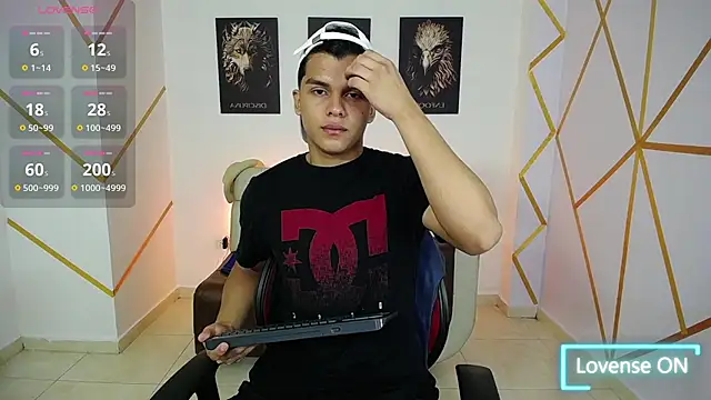 Snapshot of Dwayne_Brown chatting on 02.08.25 Dwayne Brown online show from 02.08.25