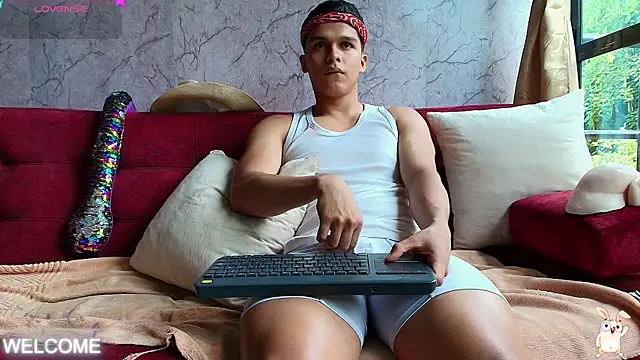 Snapshot of Dwayne_Brown chatting on 10.25.25 Dwayne Brown online show from 10.25.25