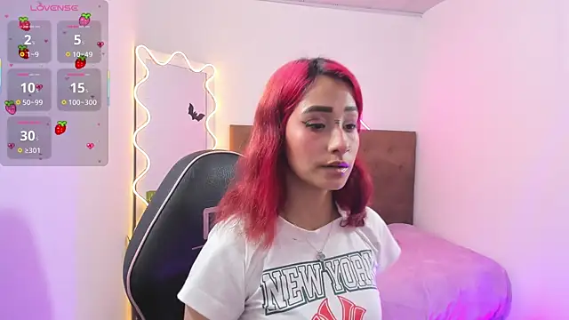 Snapshot of palmerfox_tay chatting on 11.07.25 palmerfox tay online show from 11.07.25