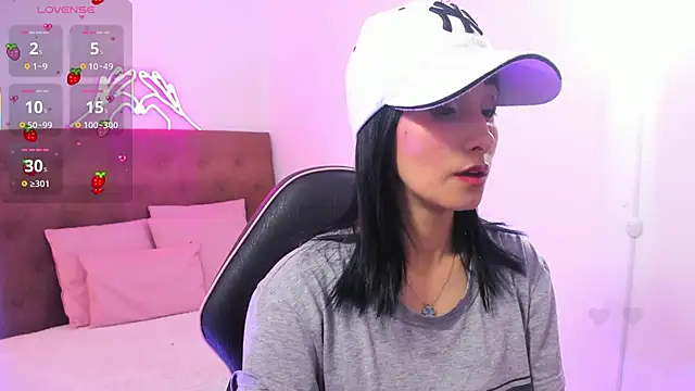 Snapshot of palmerfox_tay chatting on 11.29.25 palmerfox tay online show from 11.29.25