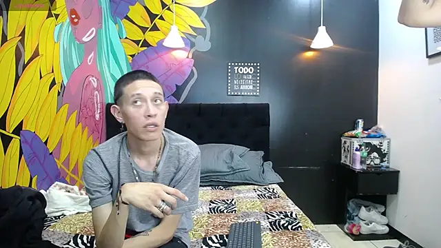 Snapshot of SimonAndJocelyn chatting on 02.06.25 SimonAndJocelyn online show from 02.06.25