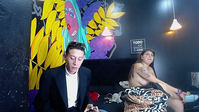 Snapshot of SimonAndJocelyn chatting on 02.11.25 SimonAndJocelyn online show from 02.11.25