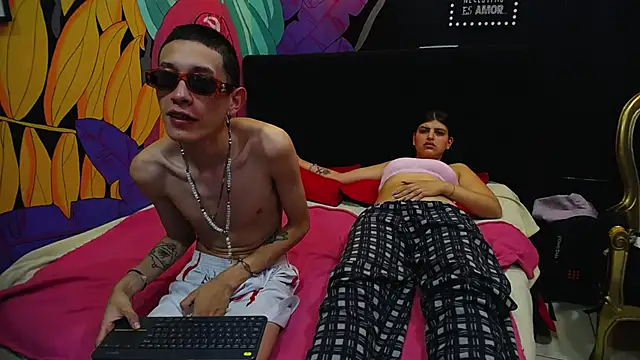 Snapshot of SimonAndJocelyn chatting on 03.16.25 SimonAndJocelyn online show from 03.16.25