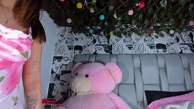 Snapshot of LucyRosse chatting on 07.18.26 LucyRosse online show from 07.18.26