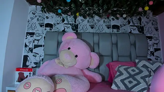 Snapshot of LucyRosse chatting on 07.25.26 LucyRosse online show from 07.25.26