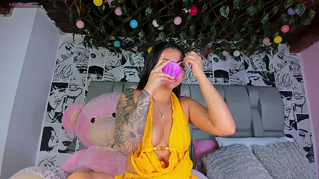 Snapshot of LucyRosse chatting on 08.01.26 LucyRosse online show from 08.01.26