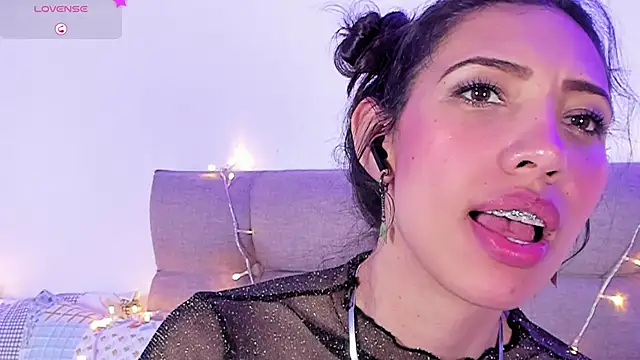 Snapshot of Miss_veronicaa2 chatting on 02.18.25 Miss veronicaa2 online show from 02.18.25