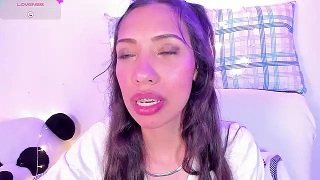 Snapshot of Miss_veronicaa2 chatting on 02.24.25 Miss veronicaa2 online show from 02.24.25