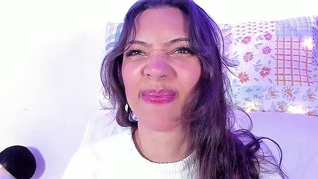 Snapshot of Miss_veronicaa2 chatting on 02.28.25 Miss veronicaa2 online show from 02.28.25