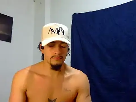 Snapshot of Keiviid chatting on 02.21.25 Keiviid online show from 02.21.25