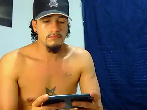 Snapshot of Keiviid chatting on 02.26.25 Keiviid online show from 02.26.25