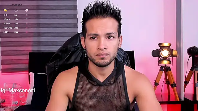 Max Conor1 online show from 03.04.25