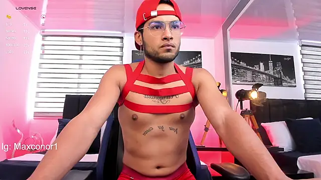 Max Conor1 online show from 03.12.25