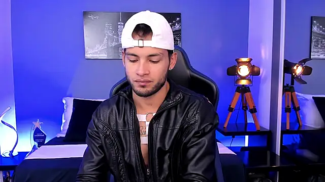 Max Conor1 online show from 09.12.25