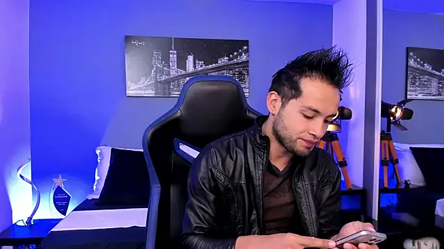 Max Conor1 online show from 09.18.25