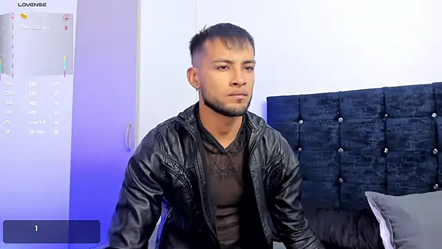 Max Conor1 online show from 10.27.25