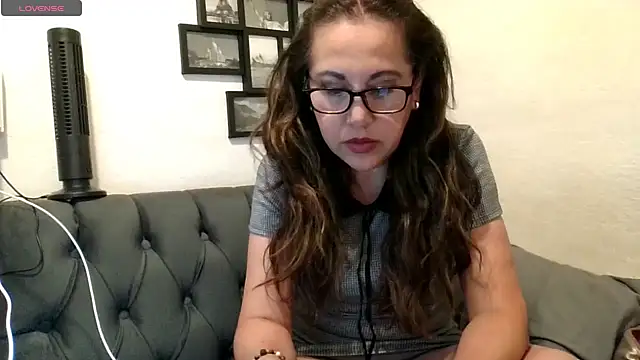 MirandaLatinaLovely online show from 04.28.26