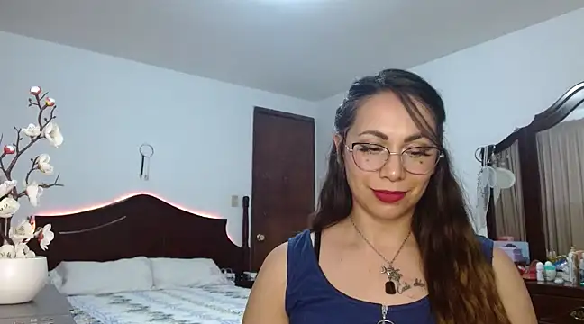 AloLovely  online show from 02.19.25