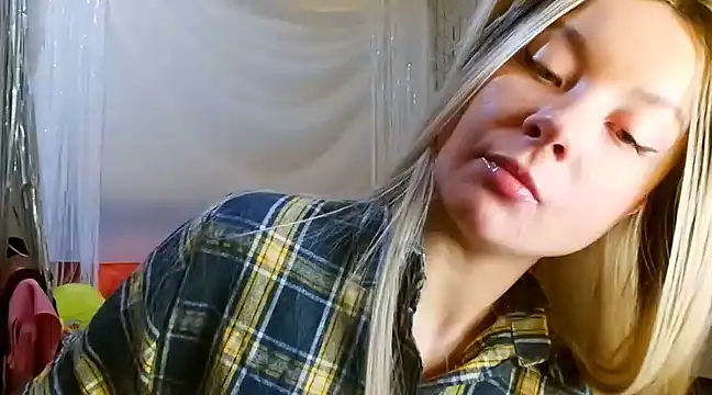 Snapshot of TwerkingCheerleader chatting on 03.06.25 TwerkingCheerleader online show from 03.06.25