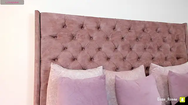 eva roseee online show from 11.07.25