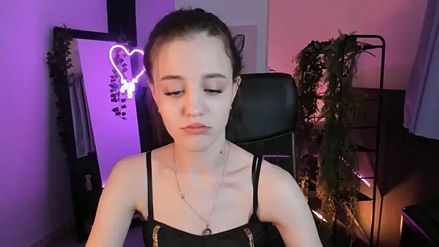 MilaStoyne online show from 02.24.25