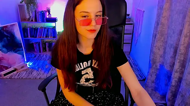 MilaStoyne online show from 03.11.25