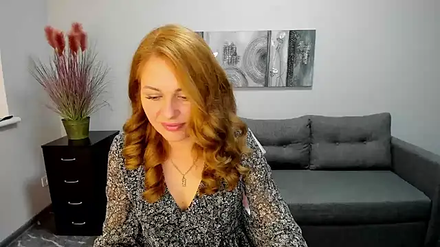 Snapshot of Mira_Whites chatting on 02.17.25 Mira Whites online show from 02.17.25