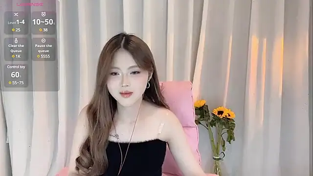 SylviaLing2007 online show from 02.18.25