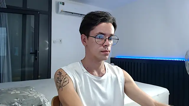 William Henry  online show from 10.19.25