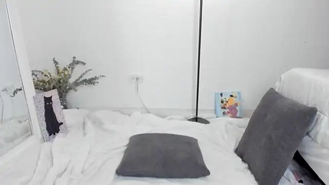 AlannaRussell  online show from 02.26.25