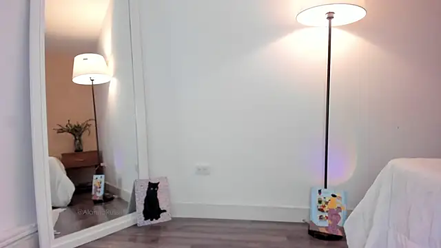 AlannaRussell  online show from 03.20.25