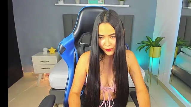 alessia leroy online show from 02.05.25