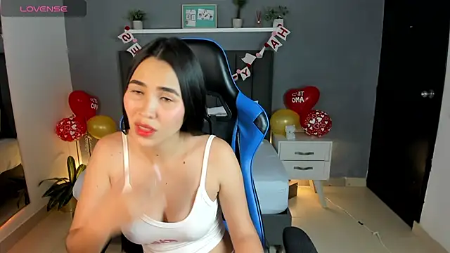 alessia leroy online show from 02.17.25