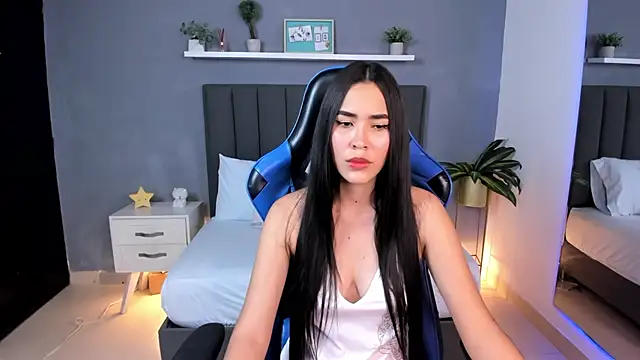 alessia leroy online show from 02.19.25