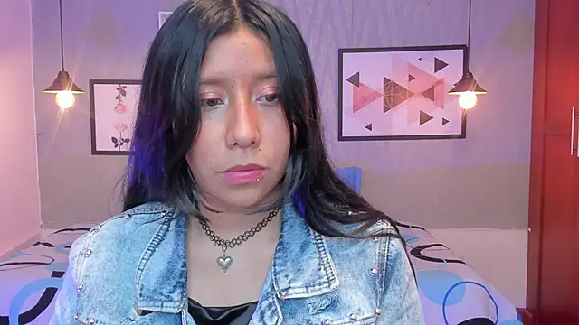 Nohemi louse online show from 03.15.25