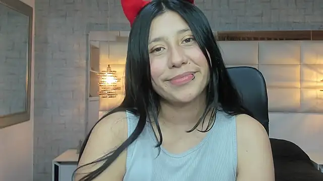 Nohemi louse online show from 10.10.25